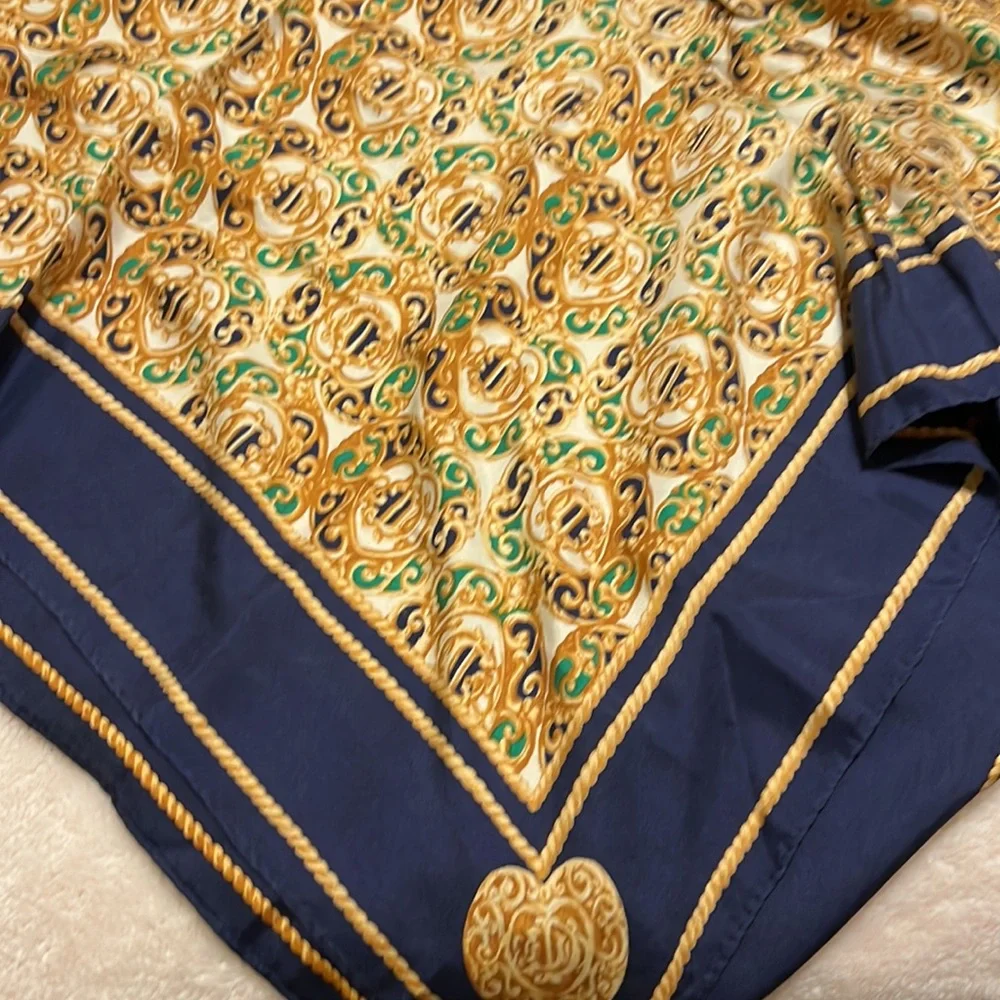 Dior 🧣 scarf silk